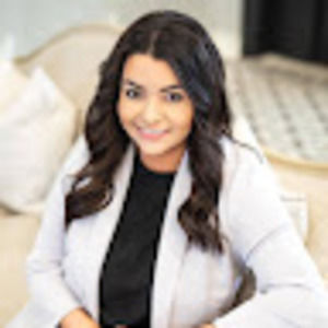 Meet your Posher, Ayla